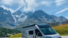 4p McLouis bus from 2022