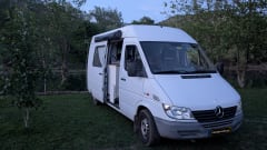 Het lelijke eendje – Camping-car Mercedes-Benz 3 places de 2001