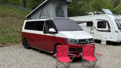 Camper Volkswagen a 4 posti letto del 2015