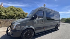 Granbo Van Camper – Luxe Mercedes-Benz campervan met 2 slaapplaatsen - perfect voor een romantisch uitje.