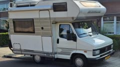 3p Hymer alcove uit 1991