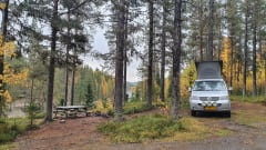Spaceship – Nice 4p Volkswagen T5 California bus from 2007