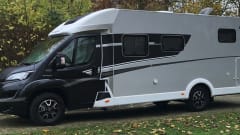 Beautiful 4p Sunlight T68 with single beds and pull-down bed from 2022
