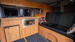 Lola – VW-Campingbus mit 4 Schlafplätzen, Baujahr 2011