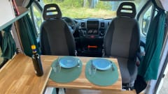 Casa Mobiel – Ampio camper bus Fiat Ducato fuori rete - splendidamente costruito