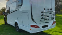 Vannie – From 2022!! - Brand new 2-person camper - Carado V337  