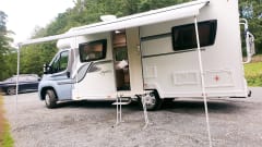 Wunderschönes, modernes, stilvolles 4-Bett-Wohnmobil zum Mieten!