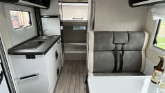 6p McLouis Glamys 320 alkoof bj 2024