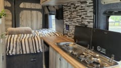 Otis – Escape the Ordinary – Your Luxury Off-Grid Campervan Adventure Awaits