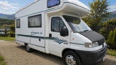 Hugo – 5-persoons Peugeot alkoof uit 2001
