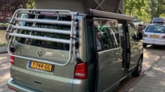 4p Volkswagen campervan uit 2012