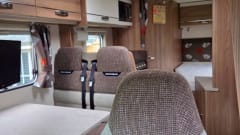 Hamish – Hamish – Accogliente e moderno camper a 4 posti letto situato a St Andrews, in Scozia.
