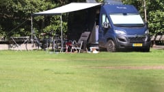 Frits – Frits: Comfortabele, complete camper voor 2 personen (en 1 hond)