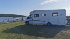 Droom op wielen! -Luxe camper met grote leefruimte!