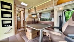 A3 – 4p Adria Mobil semi-integrated 