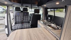 4berth new camper  – Hamish, de VW camper met 4 slaapplaatsen! Verzekering inbegrepen in de prijs!