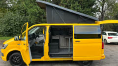 Bumble Bee – 4 berth Volkswagen campervan from 2016