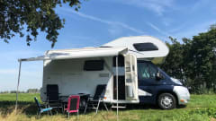 Beautiful, spacious camper with heating and air conditioning