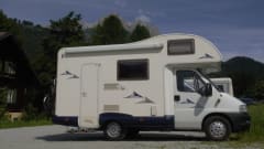 Nice compact camper with spacious kitchen