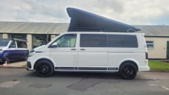 On the road campers  – 4 berth Volkswagen campervan