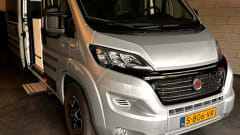 Einzigartiger 4-Personen-160-PS-Familien-Buscamper der Spitzenmarke Adria aus dem Jahr 2021