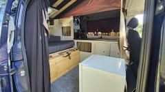 (T)rusty Blue – 2p Mercedes-Benz campervan from 2003
