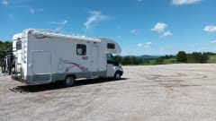 Nice 6-person alcove camper for rent