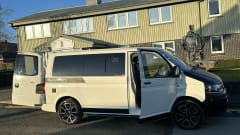 Metal  – 5 berth Volkswagen campervan from 2004