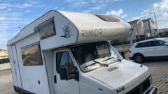 Greenshare – Camper Time Machine: Vintage Travel for Epic Adventures!
