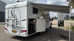 T67s2 – SunLight T67s 4-person (with roof air conditioning!)