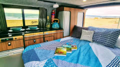 Barbarella – 4 Berth Cosy VW T5 Campervan 