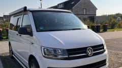 4p Volkswagen bus uit 2016