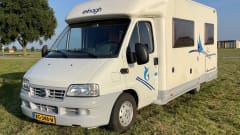 very nice compact 4 person camper