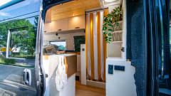 Huberta – Omgebouwde Peugeot Boxer 3p L4H3