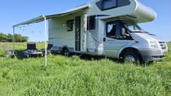 Garage XXL adapté aux enfants, contenu inclus
