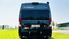 Twin Explorer SLB Luxe Fiat 140 AT9V 3,5T Automaat – 2p Adria Mobil bus uit 2024