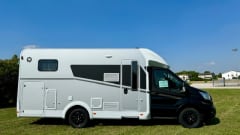 TWIN SUNNY – SEMI-INTEGRATED T 670 S TWIN BEDS, AUTOMATIC