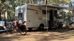 Knaus sky traweller familie – 6-person Knaus Alcove from 2017, a comfortable, excellent camper.