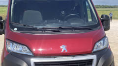 Little Red Devil  – 3p Peugeot bus uit 2020