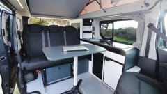 Aloha – Fully equipped 4-person campervan 