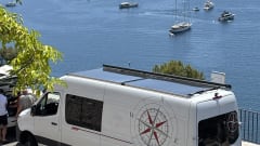 Spacious and luxurious bus camper for 2 people