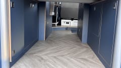 2-seater Volkswagen bus from 2009