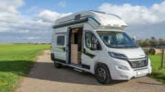 Easy Rider Family – Super compact 4-person campervan with 4 sleeping places and automatic transmission