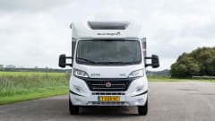 half integraal camper – 4p Sunlight semi-integrated from 2018