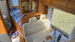 Nice 4.5-person Ford alcove camper. 