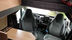 Campervan Globe-Traveller Pathfinder X