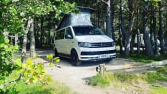 Suzie – 4 berth Volkswagen Campervan 