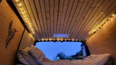 Freedom on wheels – Camberbus off the grid Renault Master 2016
