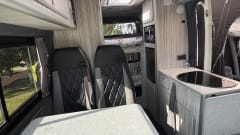 OFIE – Vi presentiamo OFIE, il nostro camper a 4 posti letto, pronto per la vostra avventura. 