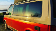 CALI Red/Grey – Volkswagen California Coast Red/Ascot Gray (2022)